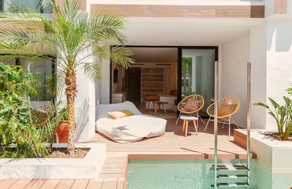 Relaxen - wijnen - kletsen met je vriendinnen Relaxen - wijnen - kletsen met je vriendinnen