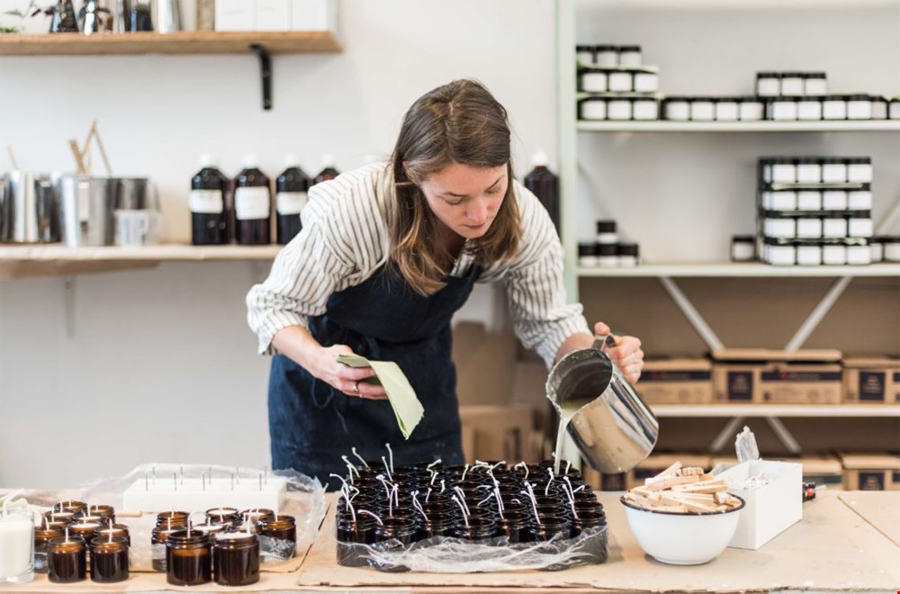 Giselle van Brandt Kaarsen aan het werk Giselle van Brandt Kaarsen aan het werk