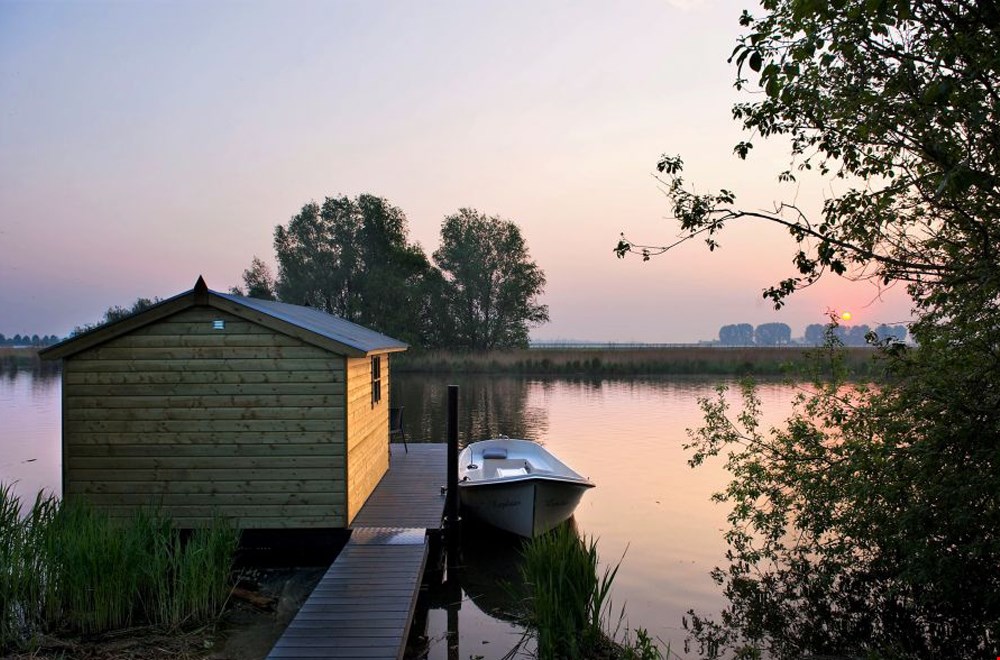 Vakantiehuisje aan het water Vakantiehuisje aan het water
