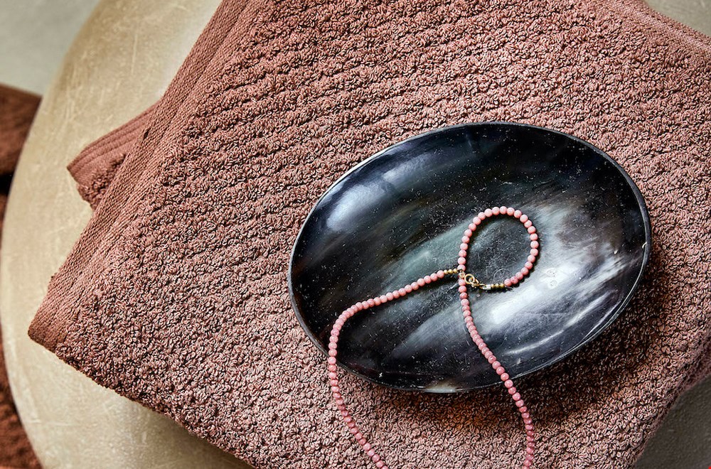 'Mud rose' handdoeken uit de Dots collectie 'Mud rose' handdoeken uit de Dots collectie