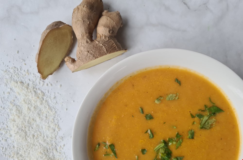 Kruidige wortelsoep Kruidige wortelsoep
