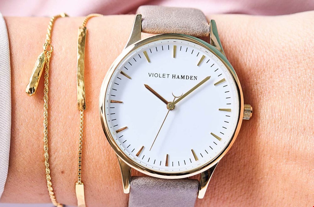 Horloge van Violet Hamden Horloge van Violet Hamden