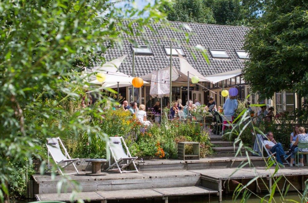 Tuincafé van De Vreemde Vogel Tuincafé van De Vreemde Vogel