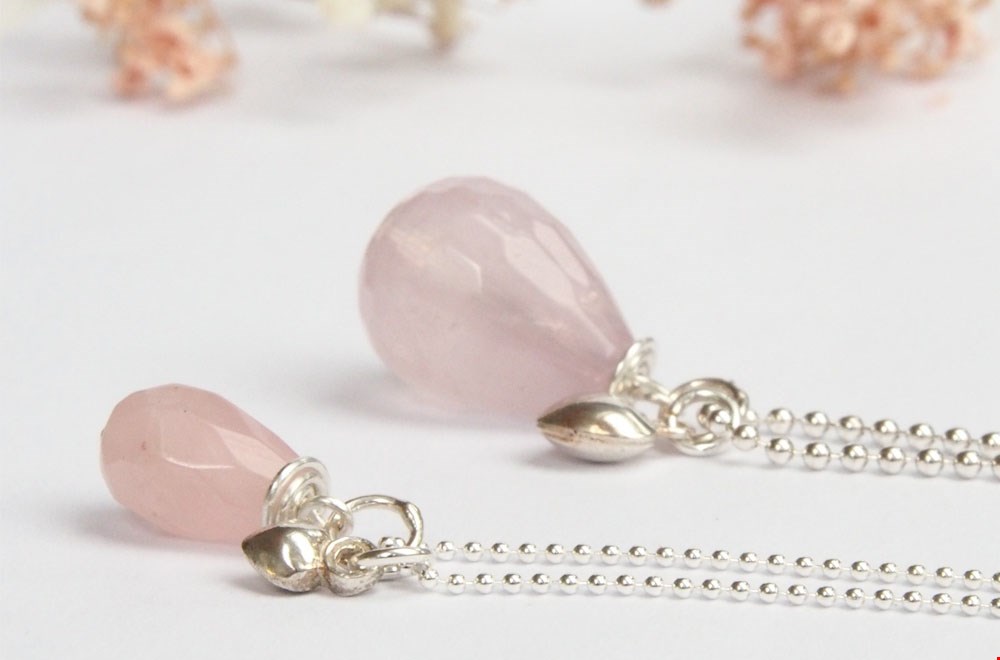 Ketting met rozenkwarts voor jou en je mini-me Ketting met rozenkwarts voor jou en je mini-me