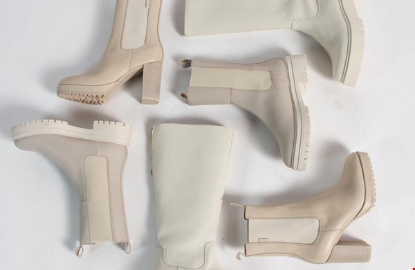 Witte winterse laarzen Witte winterse laarzen