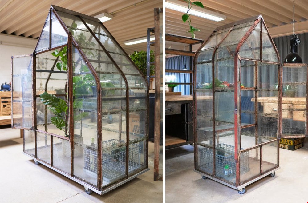 Zó mooi, deze vintage tuinkas in groot en klein formaat Zó mooi, deze vintage tuinkas in groot en klein formaat