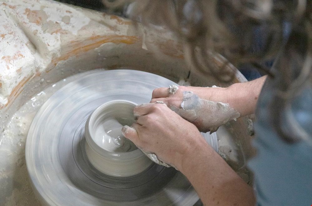 Ieder object wordt gemaakt op de draaischijf Ieder object wordt gemaakt op de draaischijf