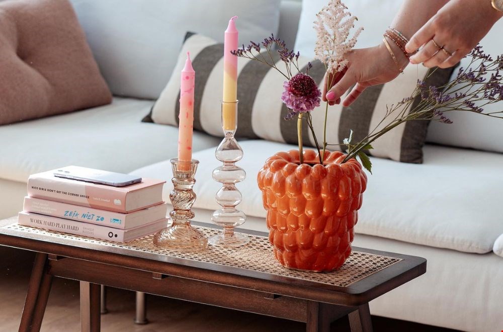 Vroljk framboosvaasje van Plek Concept Store Vroljk framboosvaasje van Plek Concept Store