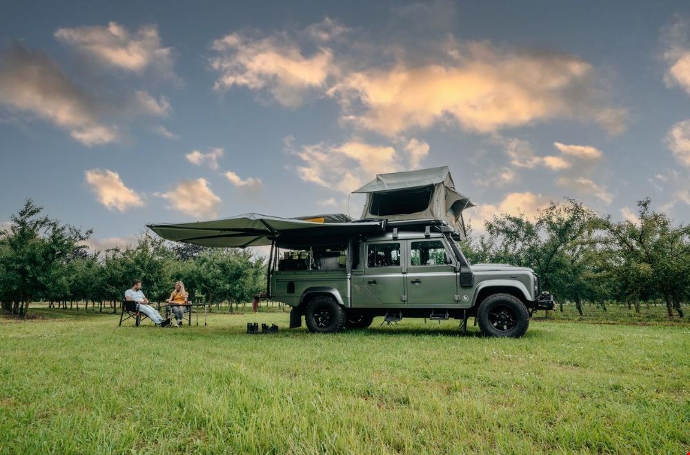 Met een stoere Landrover Defender op pad Met een stoere Landrover Defender op pad