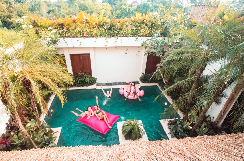 Zo tof: surfen, chillen, nieuwe vrienden maken... Zo tof: surfen, chillen, nieuwe vrienden maken...