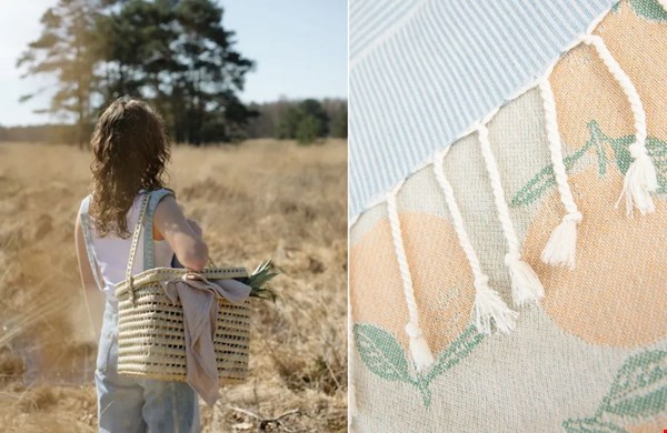 Alles gaat mee in je rieten picknickmand. Je kleed of grote hamamdoek bind je er bovenop. Alles gaat mee in je rieten picknickmand. Je kleed of grote hamamdoek bind je er bovenop.