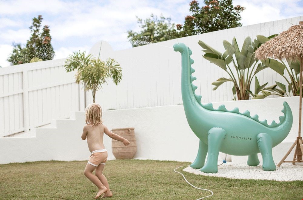 Een reuze dino watersproeier Een reuze dino watersproeier