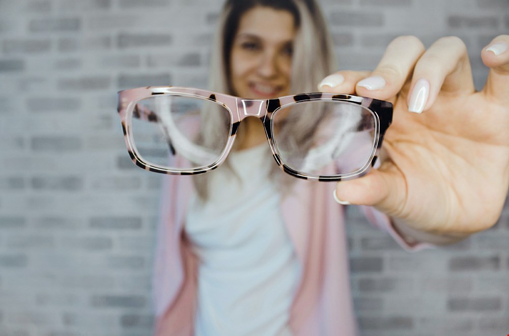 Nieuwe bril nodig? Let op deze 4 tips voordat je je nieuwe bril uitkiest! Nieuwe bril nodig? Let op deze 4 tips voordat je je nieuwe bril uitkiest!