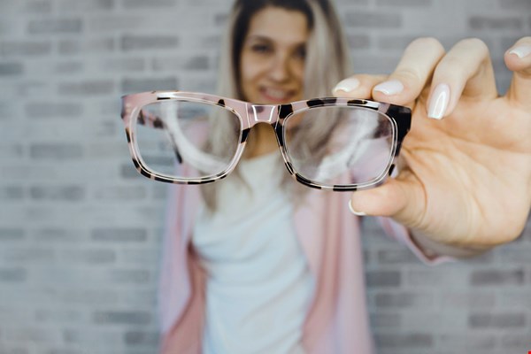 Nieuwe bril nodig? Let op deze 4 tips voordat je je nieuwe bril uitkiest! Nieuwe bril nodig? Let op deze 4 tips voordat je je nieuwe bril uitkiest!