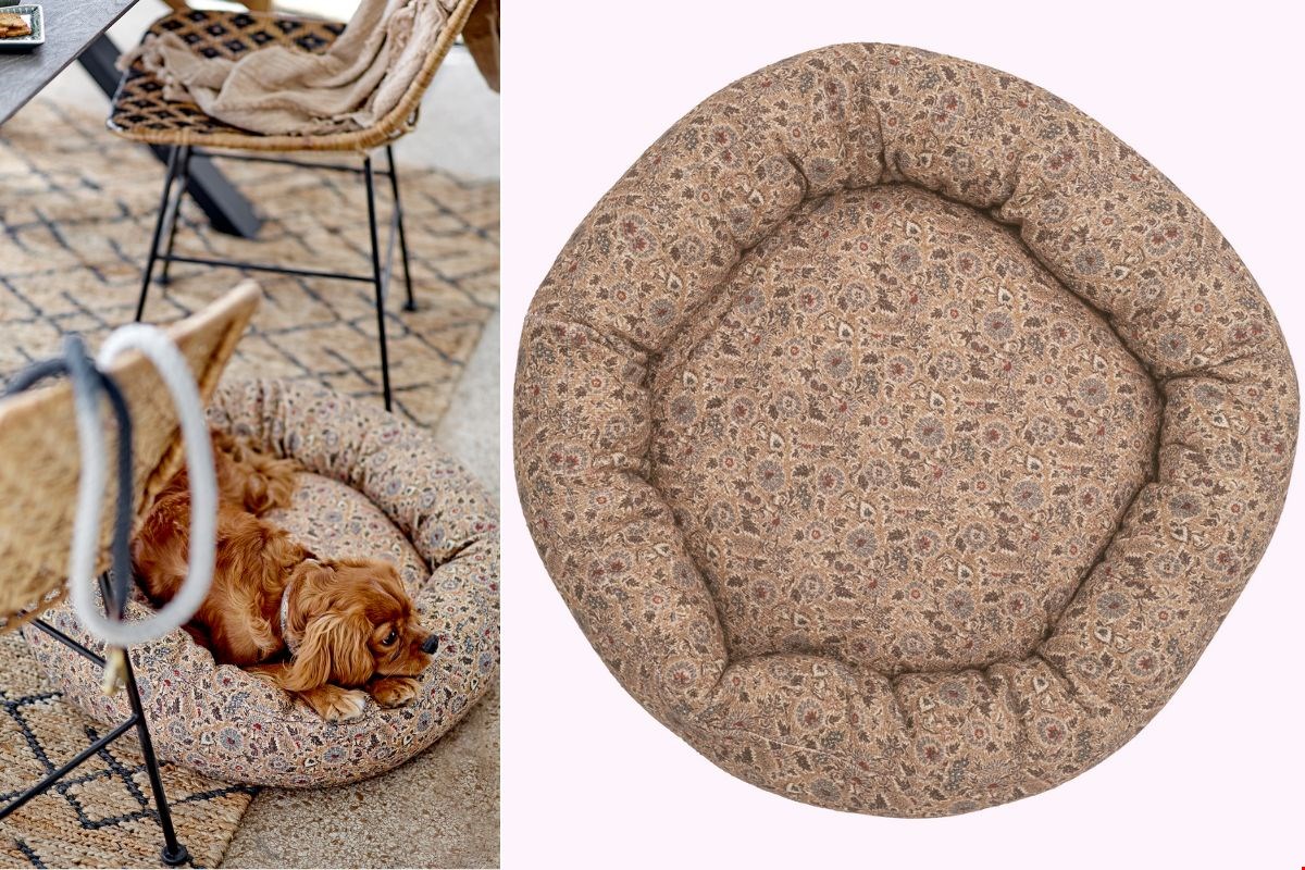 Dit mooie hondenkussen shop je bij Deens Dit mooie hondenkussen shop je bij Deens