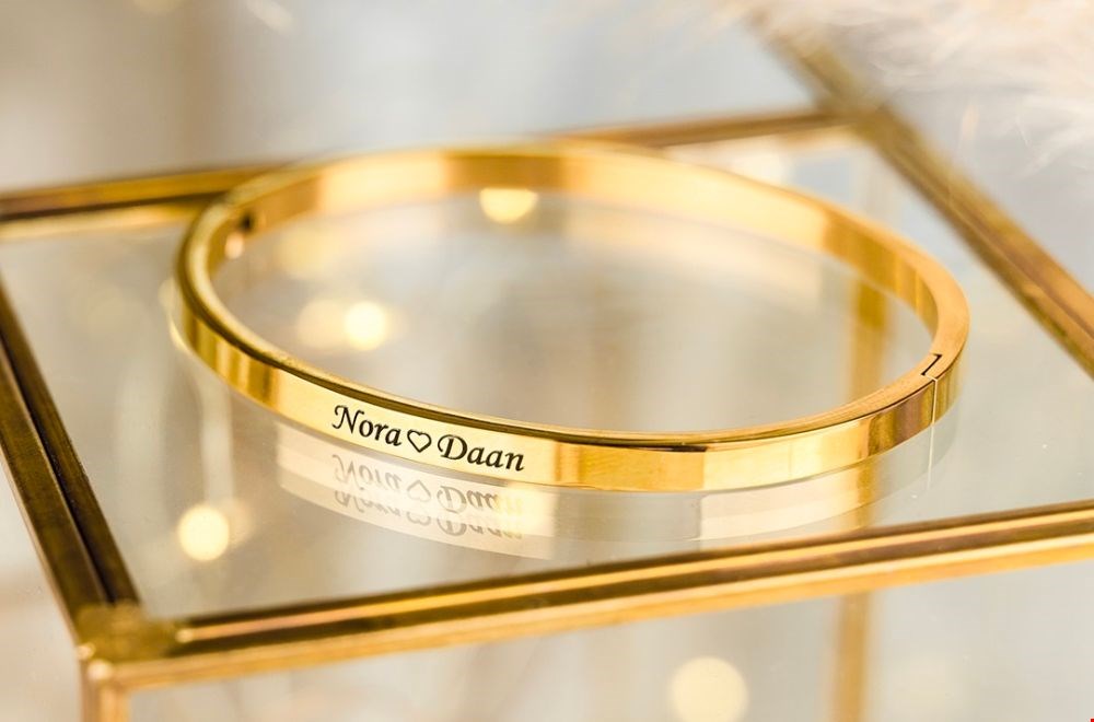 Gepersonaliseerde sieraden van KAYA Sieraden Gepersonaliseerde sieraden van KAYA Sieraden