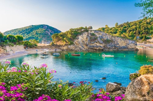 Bijzondere adresjes aan de Middellandse Zee vind je via &Olives Bijzondere adresjes aan de Middellandse Zee vind je via &Olives