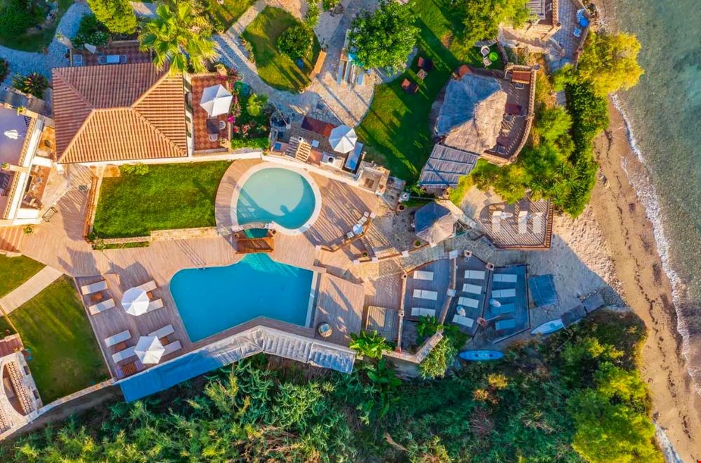 Naar het zwembad of het strand? Deze bestemming van ByJune heeft allebei! Naar het zwembad of het strand? Deze bestemming van ByJune heeft allebei!