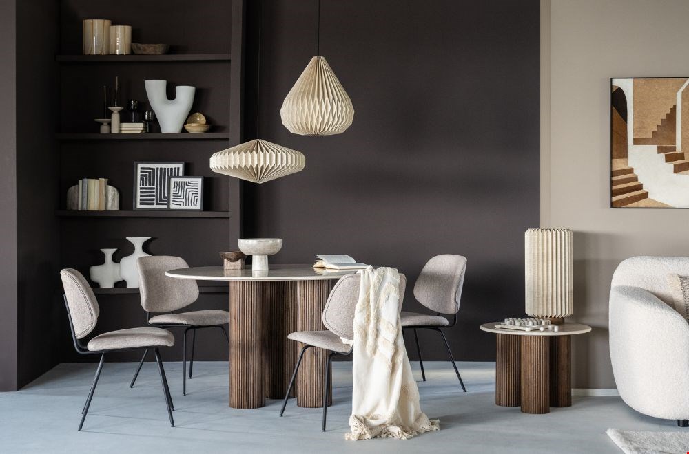 Eettafel van hout en marmer van Sohome Eettafel van hout en marmer van Sohome