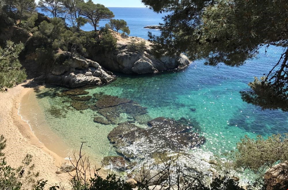 Een van die mooie baaitjes die je vindt langs de Costa Brava Een van die mooie baaitjes die je vindt langs de Costa Brava