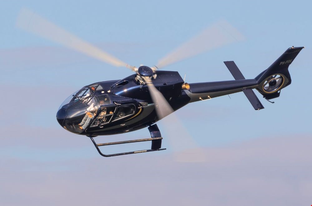 Vader en kind samen op avontuur: helikoptervlucht op Vaderdag Vader en kind samen op avontuur: helikoptervlucht op Vaderdag
