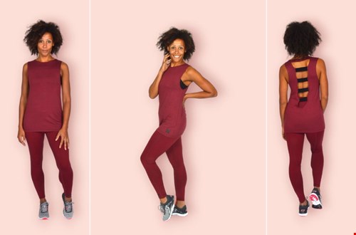 Bij Re-Born Sports vind je deze lange top met open rug. Bij Re-Born Sports vind je deze lange top met open rug.