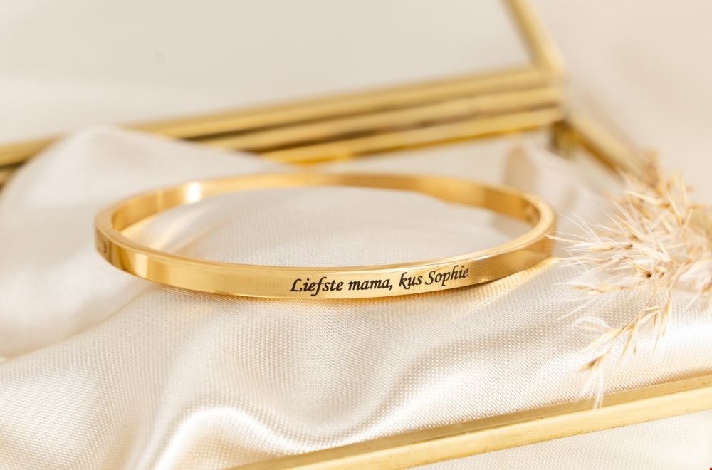 Tijdloos mooi: een gepersonaliseerd slavenarmband van KAYA sieraden Tijdloos mooi: een gepersonaliseerd slavenarmband van KAYA sieraden