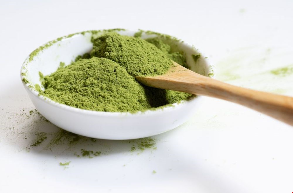 Van traditionele theeceremonie tot matcha latte: dit moet je weten over deze Japanse thee Van traditionele theeceremonie tot matcha latte: dit moet je weten over deze Japanse thee