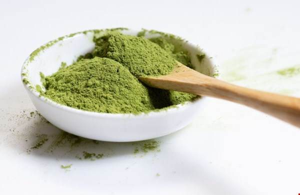 Van traditionele theeceremonie tot matcha latte: dit moet je weten over deze Japanse thee Van traditionele theeceremonie tot matcha latte: dit moet je weten over deze Japanse thee
