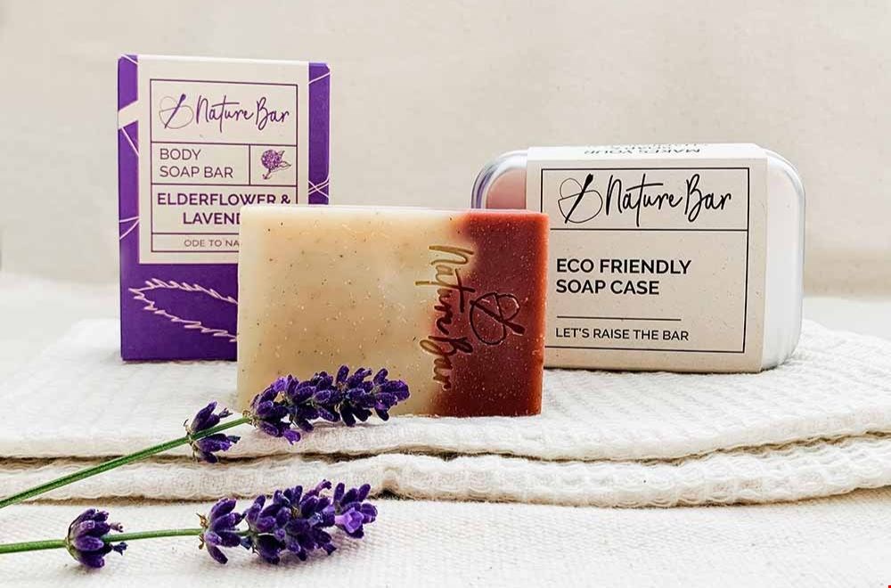 Ah, en nu heerlijk relaxen met deze lavendelzeep. Ah, en nu heerlijk relaxen met deze lavendelzeep.