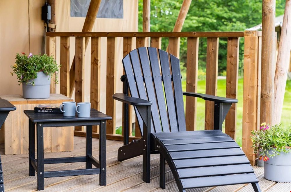 Stijlvol zwarte Adirondack loungestoel Stijlvol zwarte Adirondack loungestoel