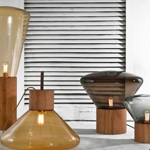 Deze handgeblazen lampen van Brokis vind je bij d-signmeubels Deze handgeblazen lampen van Brokis vind je bij d-signmeubels