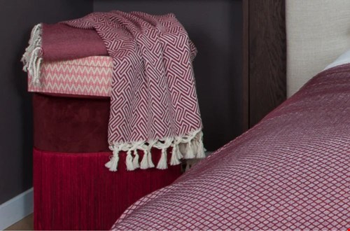 Plaids en spreien in warme trendkleuren Plaids en spreien in warme trendkleuren