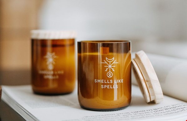 Smells liks Spells candle