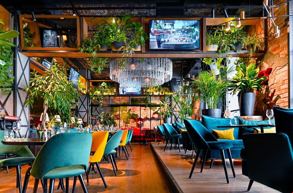 De perfecte sfeer creëren in je horecazaak met meubels en licht De perfecte sfeer creëren in je horecazaak met meubels en licht