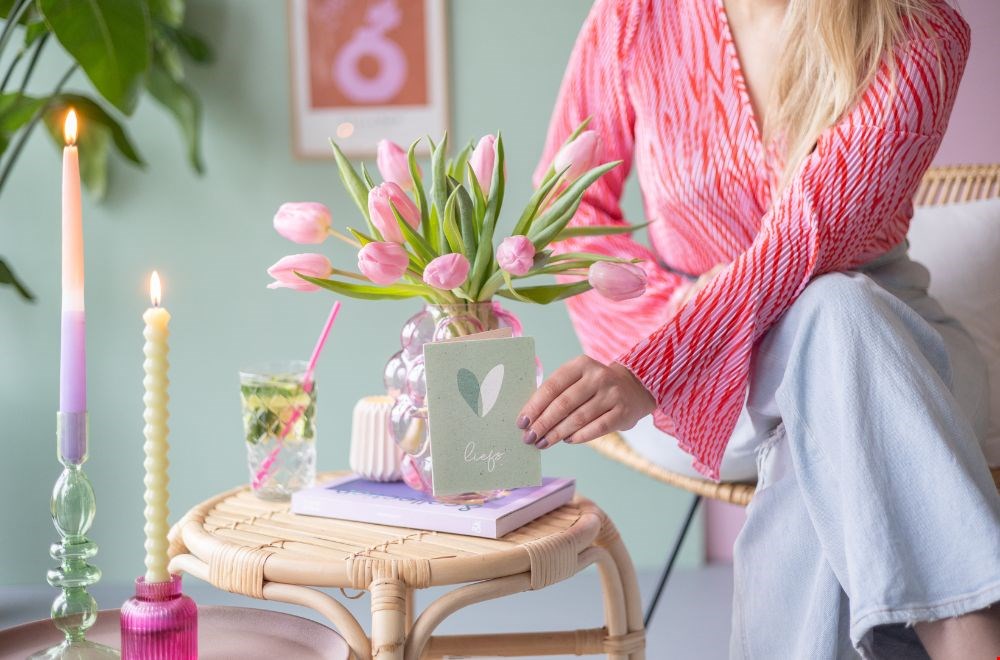 Stijl in alle eenvoud: roze brievenbusbloemen van Bloompost Stijl in alle eenvoud: roze brievenbusbloemen van Bloompost