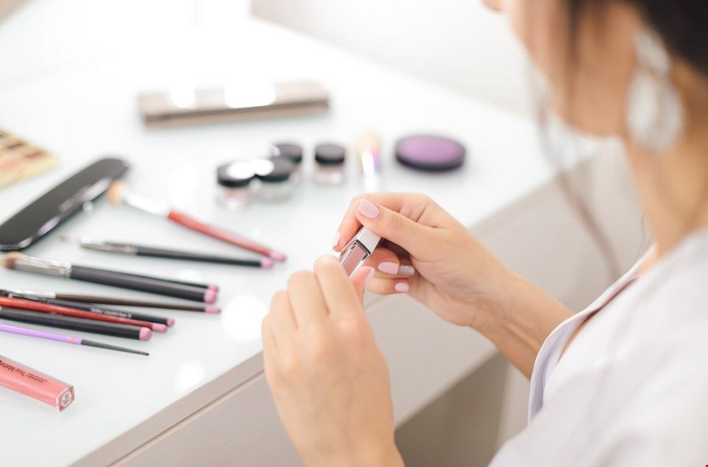 Zelf cosmetica maken? Voorkom deze veelgemaakte fouten! Zelf cosmetica maken? Voorkom deze veelgemaakte fouten!