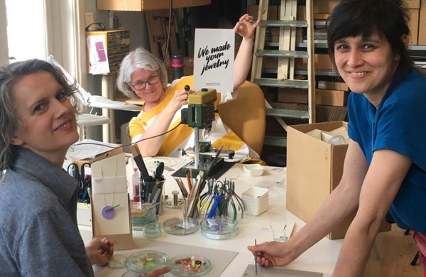 Met deze handgemaakte sieraden regent het áltijd complimentjes! Met deze handgemaakte sieraden regent het áltijd complimentjes!