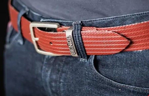Upcycled brandslang riem