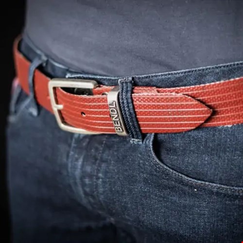 Upcycled brandslang riem