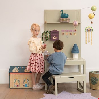 WIN een kinderbureau-set van Clover Living t.w.v. €375,-!