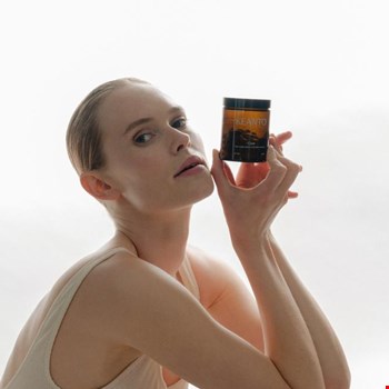 Veel vrouwen herkennen het gevoel van uit balans zijn. Vaak wijzen we naar stress of onze hormonen. Maar wist je dat ook je darmen hierin een grotere rol kunnen spelen dan je denkt?