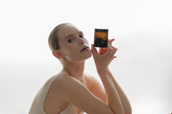 Veel vrouwen herkennen het gevoel van uit balans zijn. Vaak wijzen we naar stress of onze hormonen. Maar wist je dat ook je darmen hierin een grotere rol kunnen spelen dan je denkt?