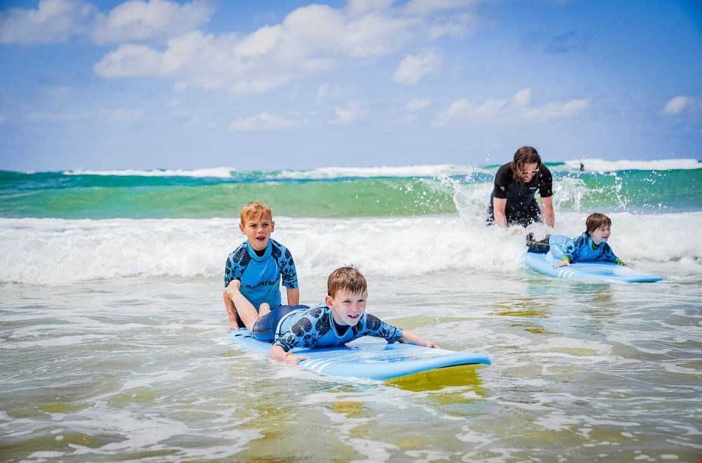Met de hele familie surfen in Biscarosse!