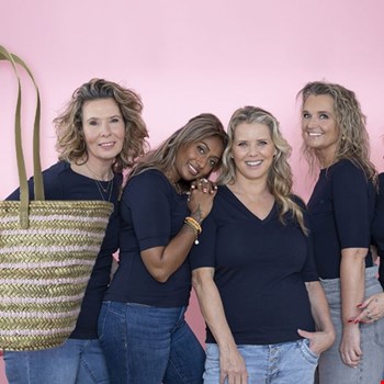 Win een classic navy shirt én rieten tas van Le Shirt BB t.w.v. € 77,-!