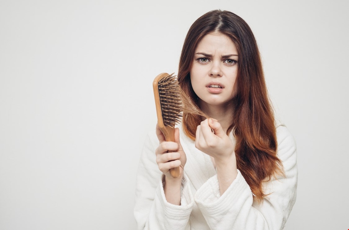 Hoe wenkbrauw- en haartransplantaties kunnen bijdragen aan het opbouwen van je zelfvertrouwen