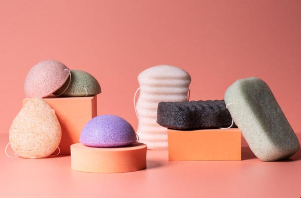 Deze krachtige konjac sponzen van Elicious zijn zacht voor je huid Deze krachtige konjac sponzen van Elicious zijn zacht voor je huid