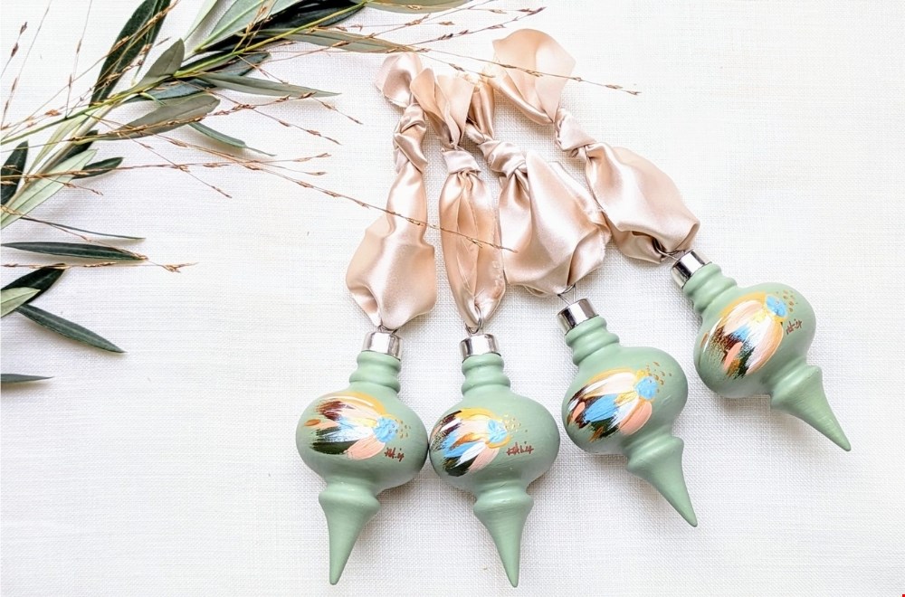 Handbeschilderde kerstornamenten van Artwork by Madelon