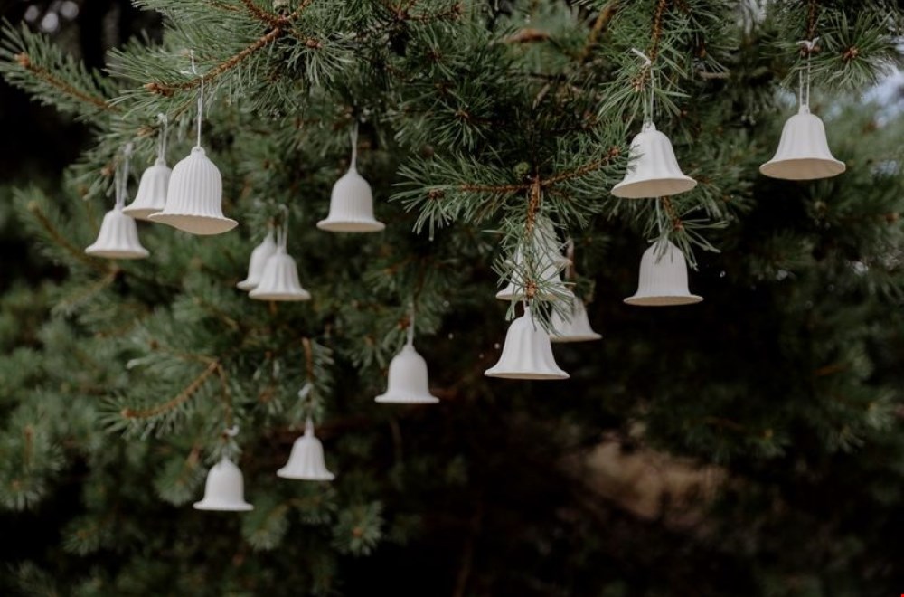 Kerstklokken van keramiek van Atelier NVMBR