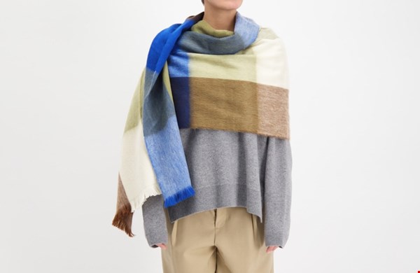 Scarf blocked cobalt blue and naturals